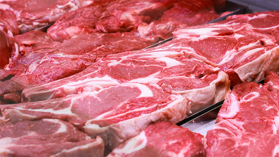 Bucati de carne vazute de aproape.